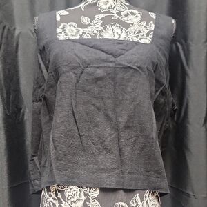 Black Sleevless Women's Crop Top